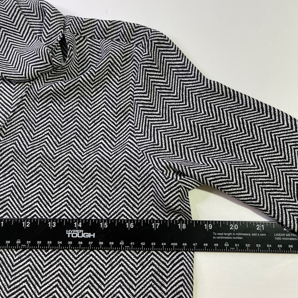 Ann Taylor Black White Zig Zag Bow Neck Top Size XSP - Picture 6 of 8
